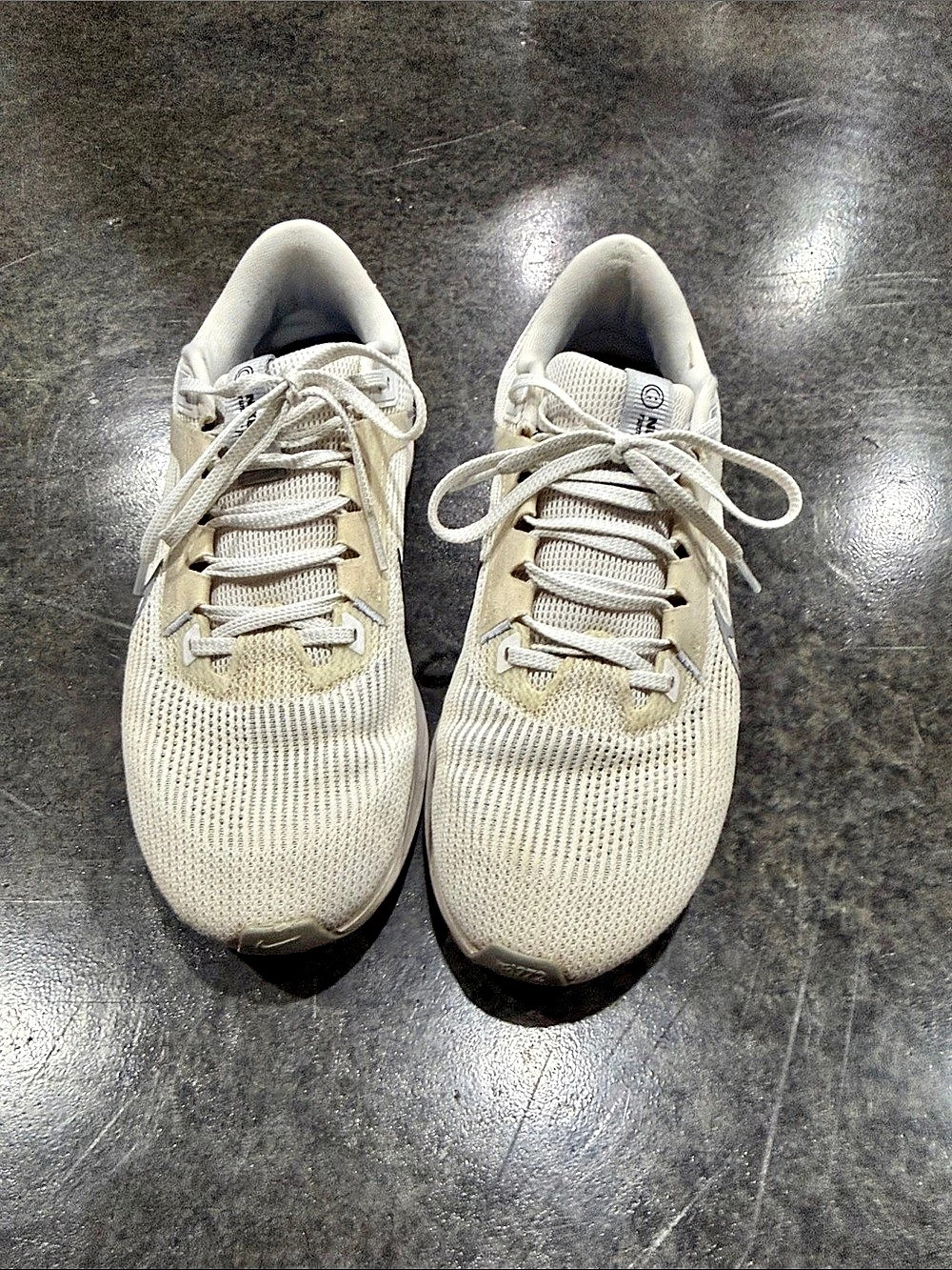 Nike Athletic Shoes US 10 white